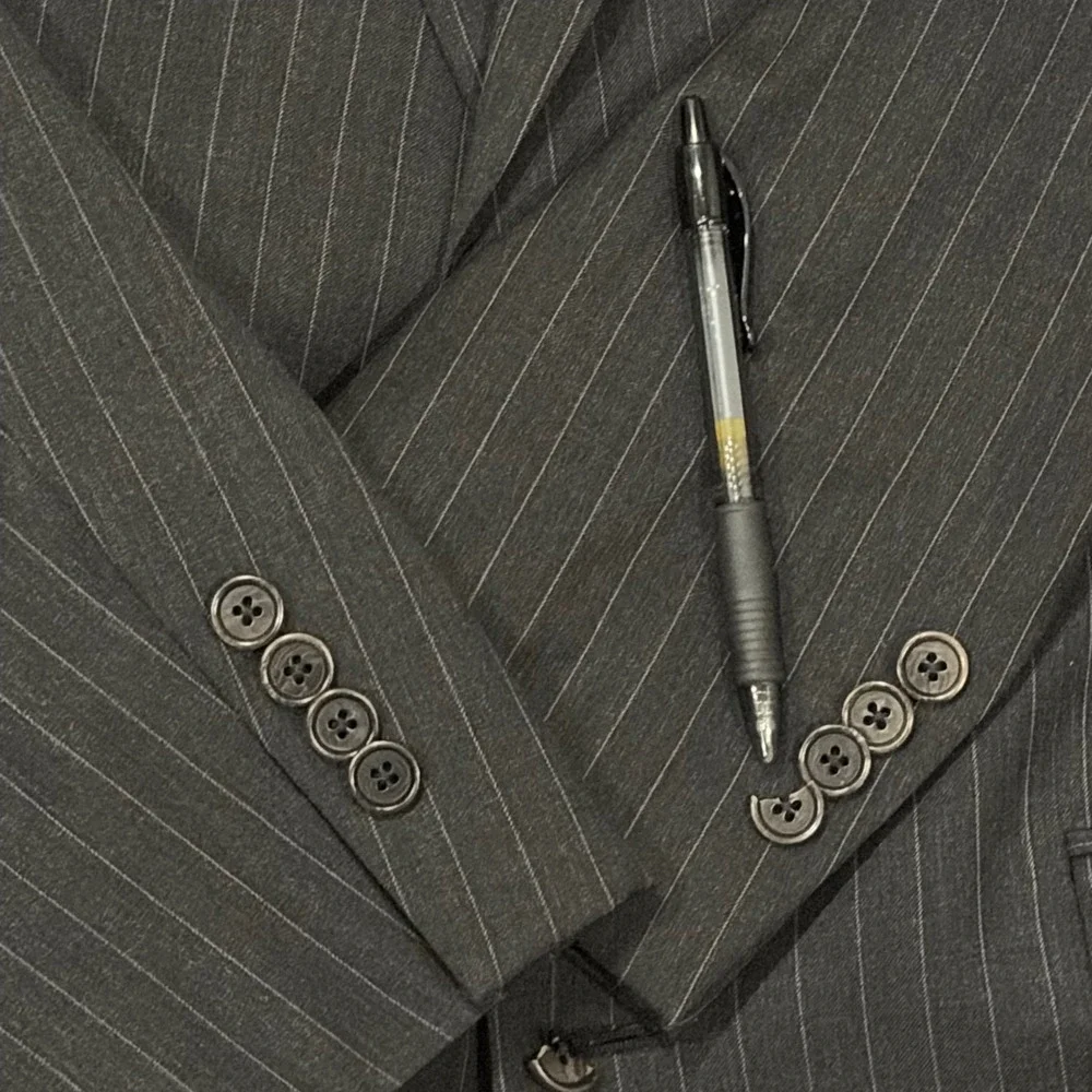 Brooks Brothers 1818 Madison Suit Mens 43L 37W Black Pinstripe Wool 2 Button